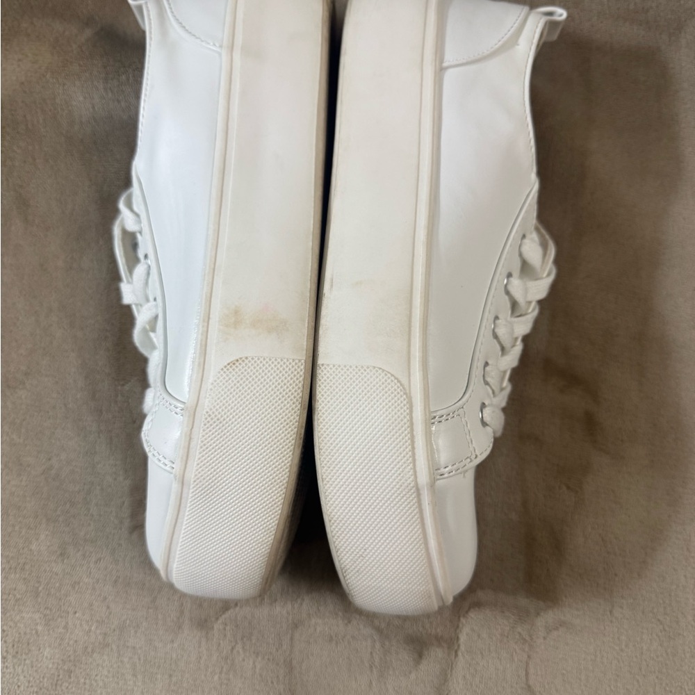 Soda Classic White Lace-Up Sneakers - Picture 4 of 4